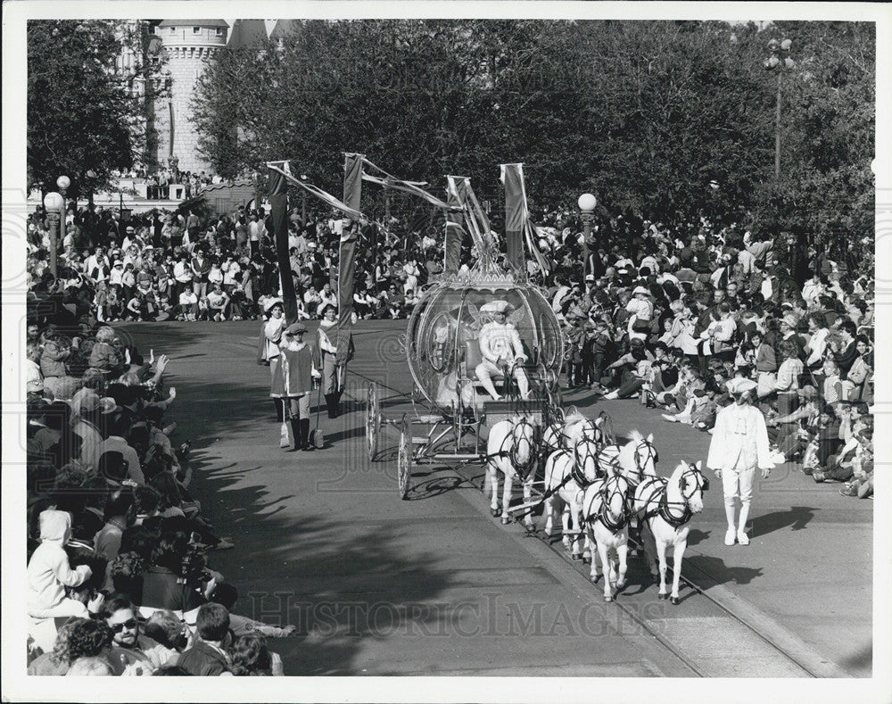 1984 Press Photo Disney World &quot;Fantasy On Parade&quot; Thanksgiving Weekend - Historic Images