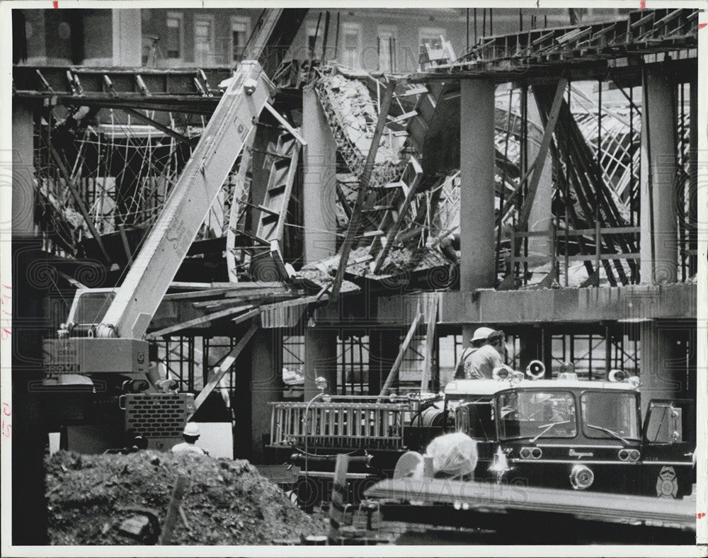 1968 Press Photo Harbour Island Construction Accident Killed One And Injured 6 - Historic Images