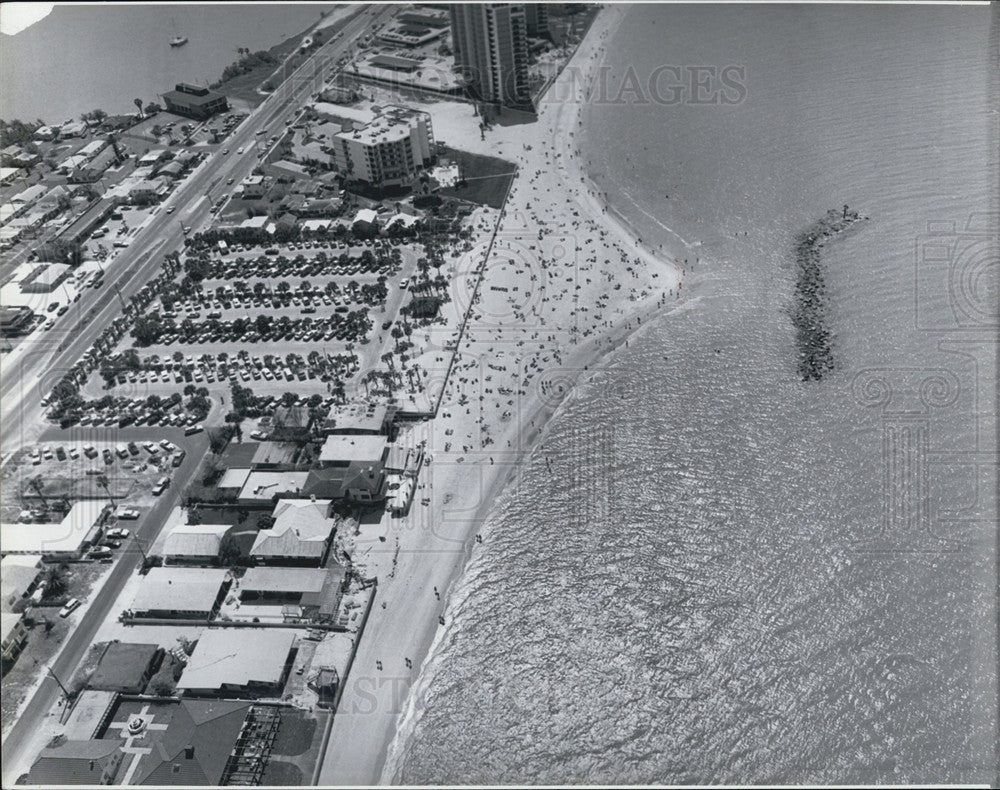 1988 Press Photo Breakwater Beach Florida - Historic Images