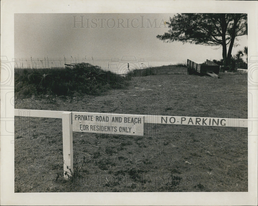 1962 Press Photo Private Beach Sign 50th Avenue West, St. Petersburg, Florida - Historic Images