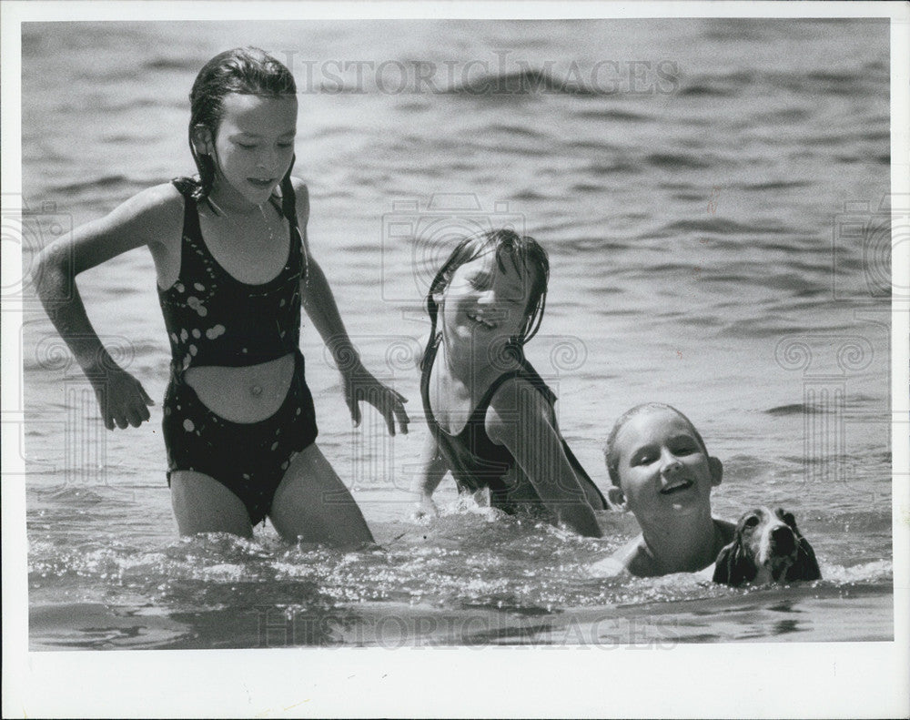 1990 Press Photo Angela Harper, Tisha, Sabrina Potter, Gandy Boulevard - Historic Images