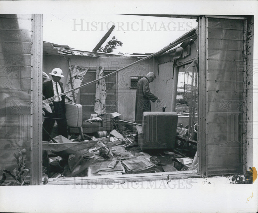 1966 Press Photo Tornado Damage, St Petersburg - Historic Images