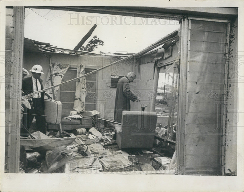 1966 Press Photo Only Walls Left After Tornado Blew Through Pinellas County - Historic Images