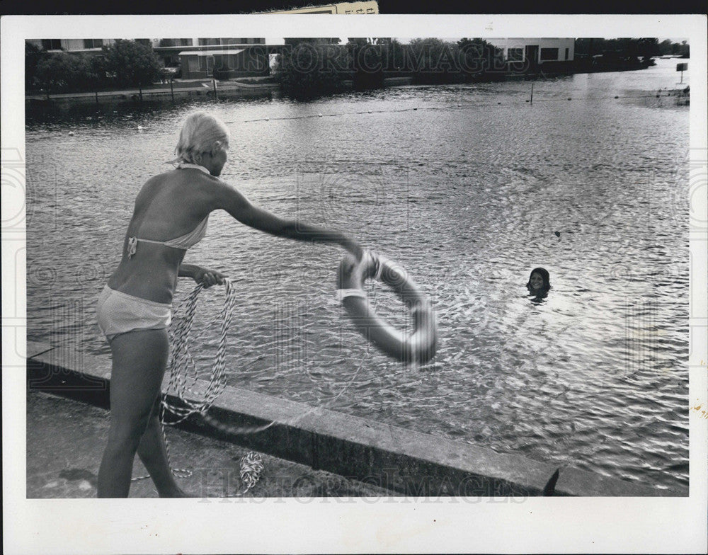 1975 Press Photo Lifeguards At Crystal River&#39;s City Beach Began Water Safety - Historic Images