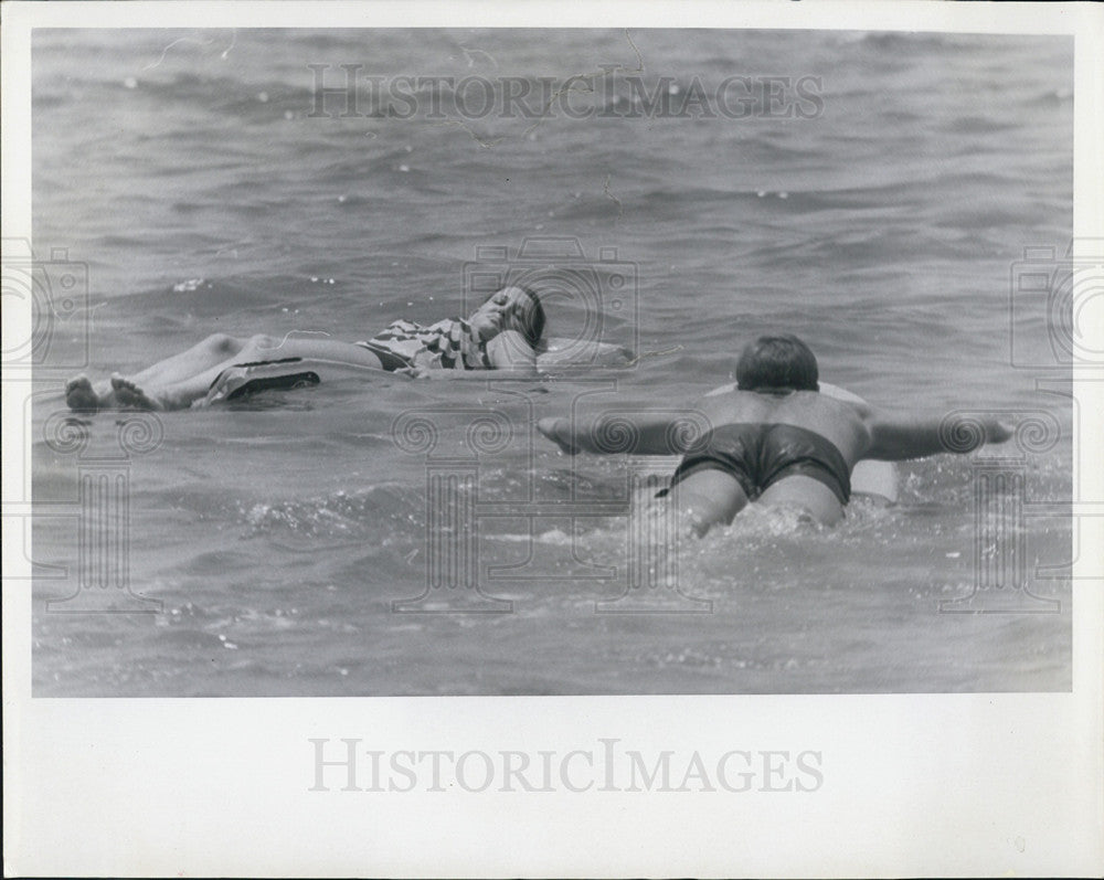 1967 Press Photo Beach Lifeguards - Historic Images