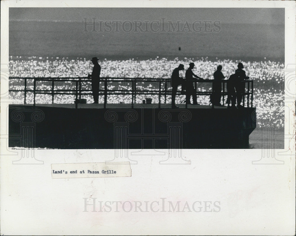 1971 Press Photo Fishing, Pass-a-Grille, St Petersburg Beach - Historic Images