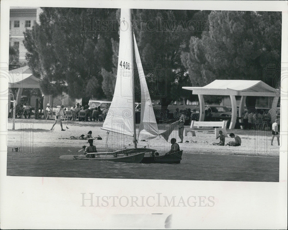 1972 Press Photo Gulfport Beach Sail Boat - Historic Images