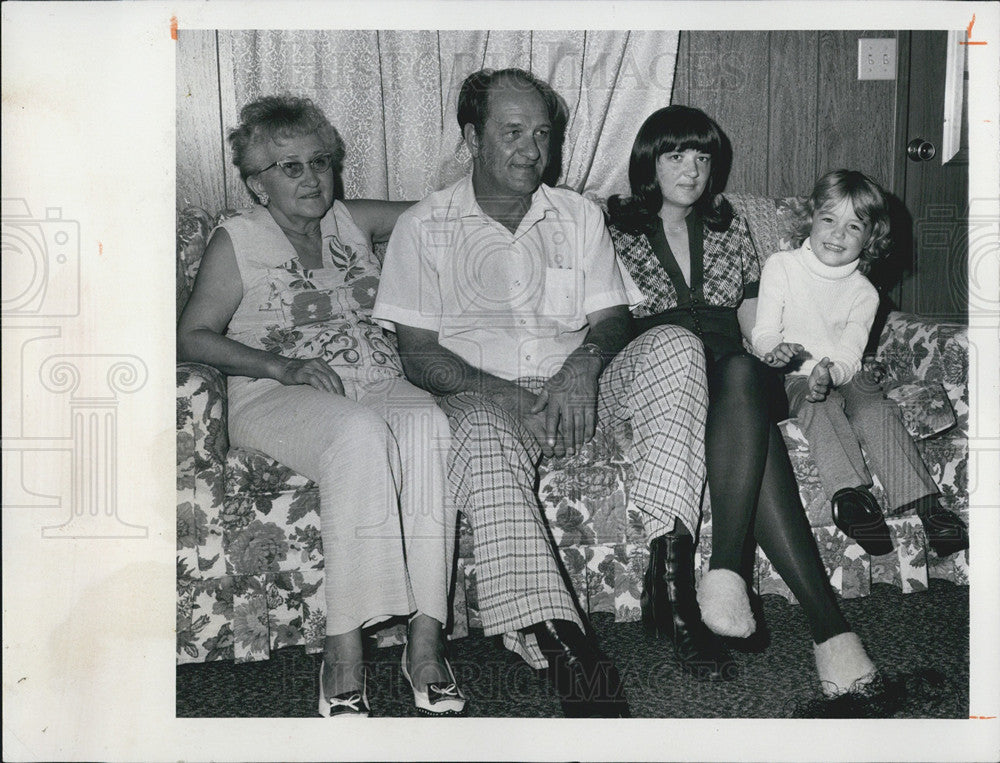 1974 Press Photo Sarah Weiland, Richard, Terry Krajenka, John, Four Generations - Historic Images