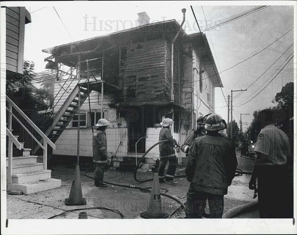 1983 Press Photo Fire Damage, Apartment, Eighth Avenue North - Historic Images