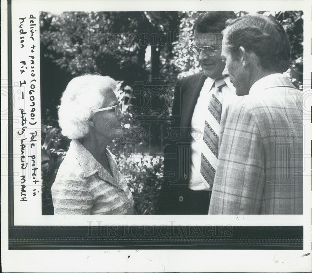 1979 Press Photo Eda Hatcher, Sheriff Major Gil Thivener, Atty Dan Martin - Historic Images