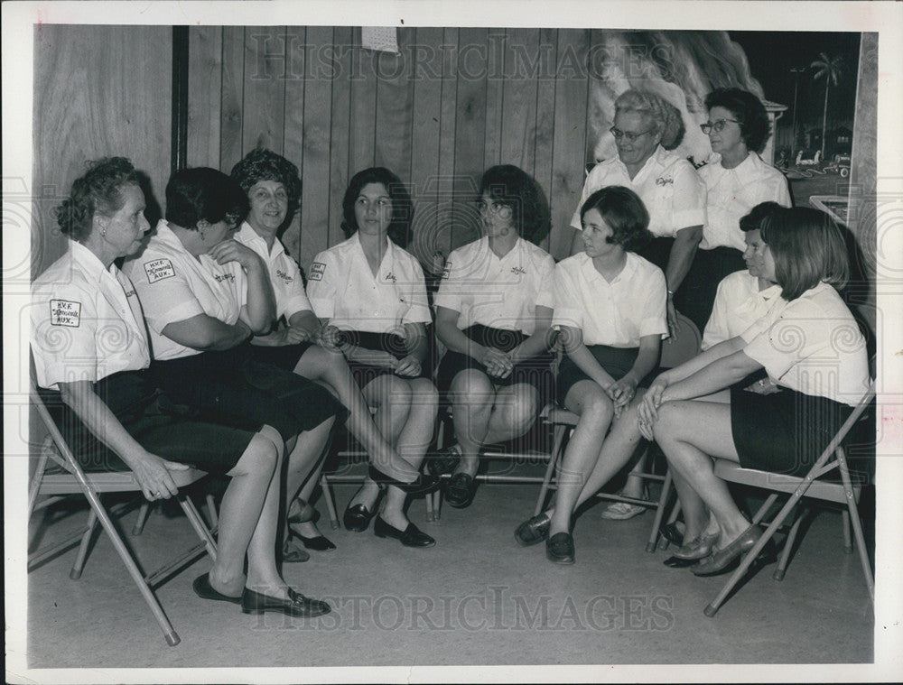 1970 Press Photo Woman&#39;s Auxiliary Meets At Hudson Fire Department - Historic Images