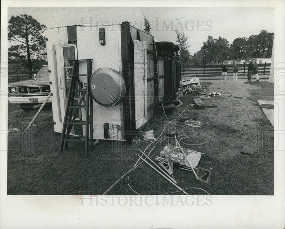 1974 Press Photo Wind Damage, Palm Harbor Fishing Lodge - Historic Images