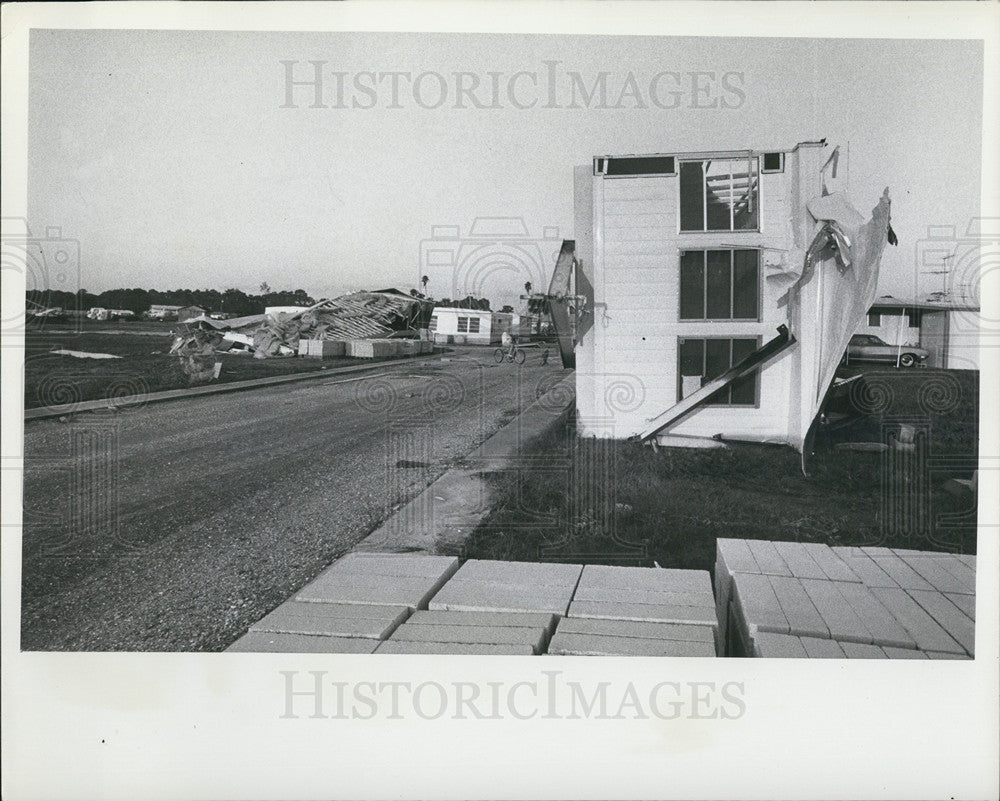 1973 Press Photo Damage from a passing tornado - Historic Images