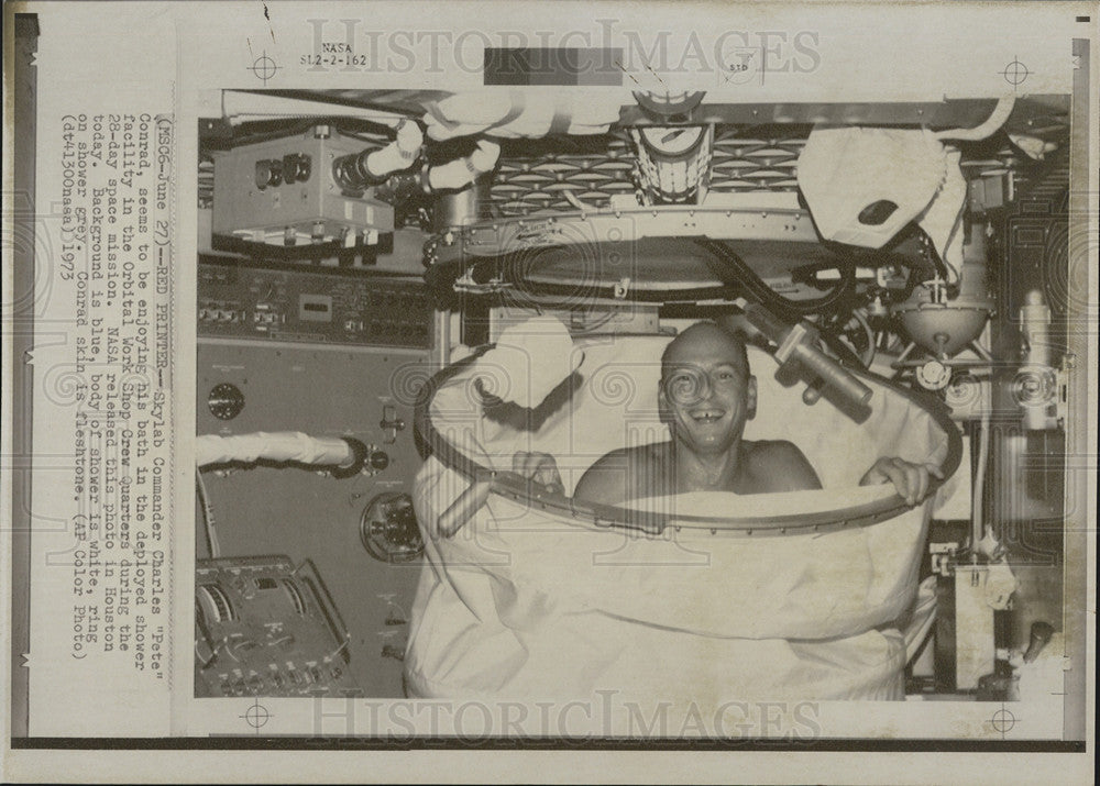 1973 Press Photo Skylab Commander Charles Conrad, Orbital Work Shop Crew Quarter - Historic Images