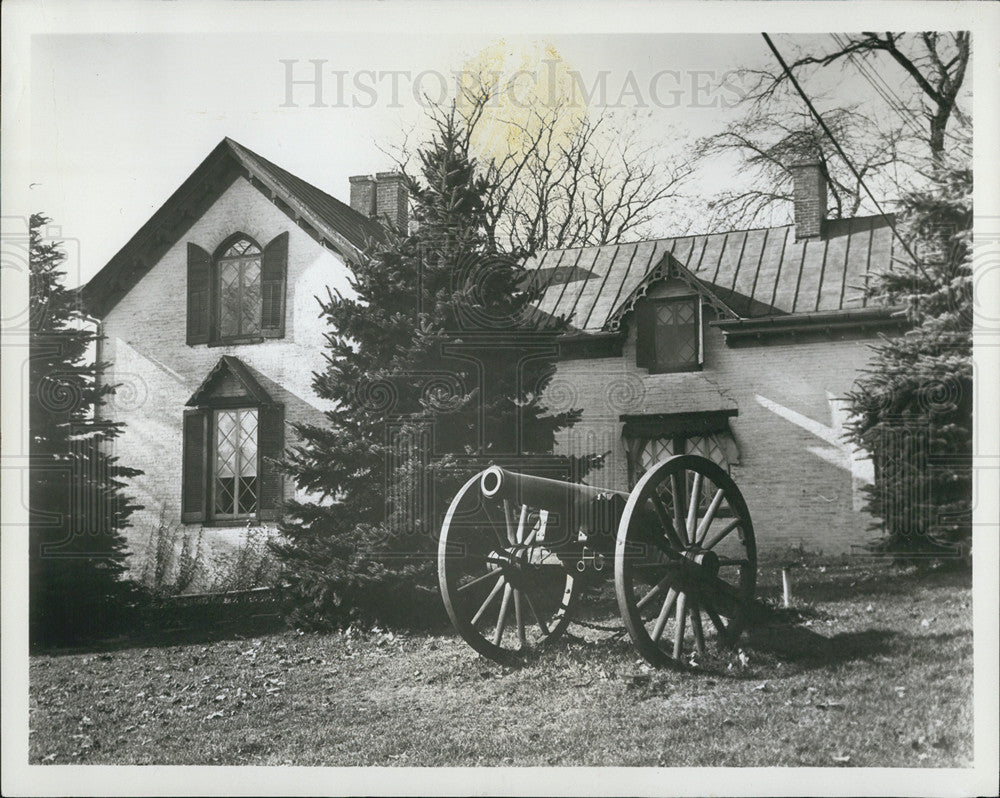 1965 Press Photo Winchester - Historic Images