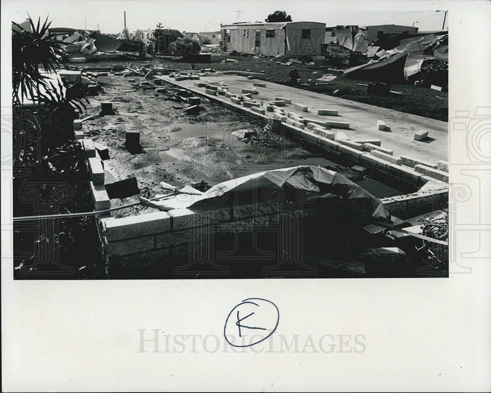 1976 Press Photo Killer Tornado In Largo, Florida, Leaves $1 Million Damages - Historic Images