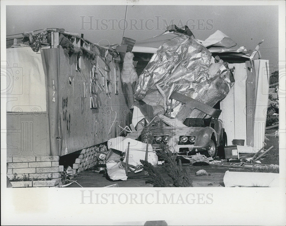 1976 Press Photo Tornado Damage, Pinellas County - Historic Images