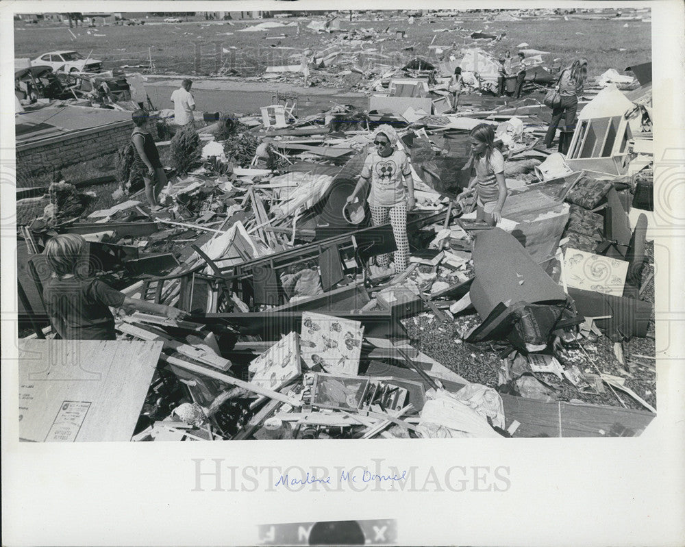 1976 Press Photo tornado damage - Historic Images