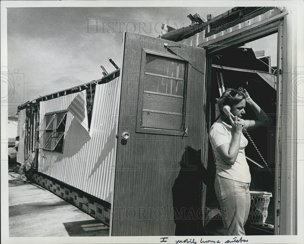 1976 Press Photo Tornado Mobile Home Dee McCommas - Historic Images