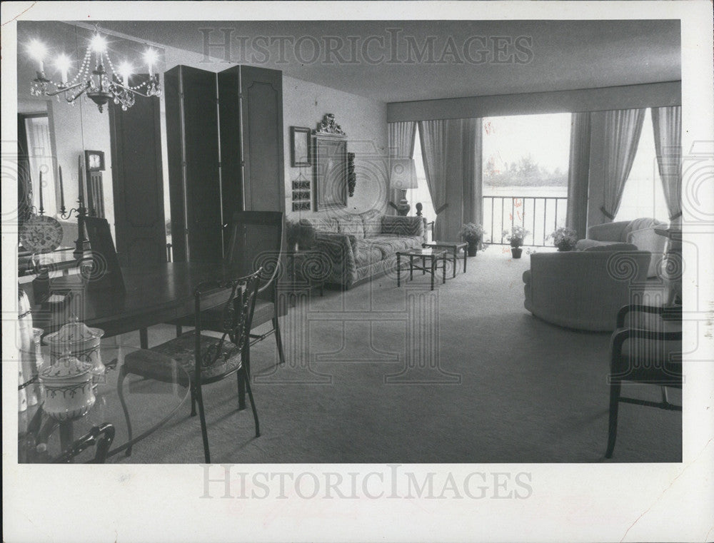 1971 Press Photo Fashionable furniture in living room - Historic Images