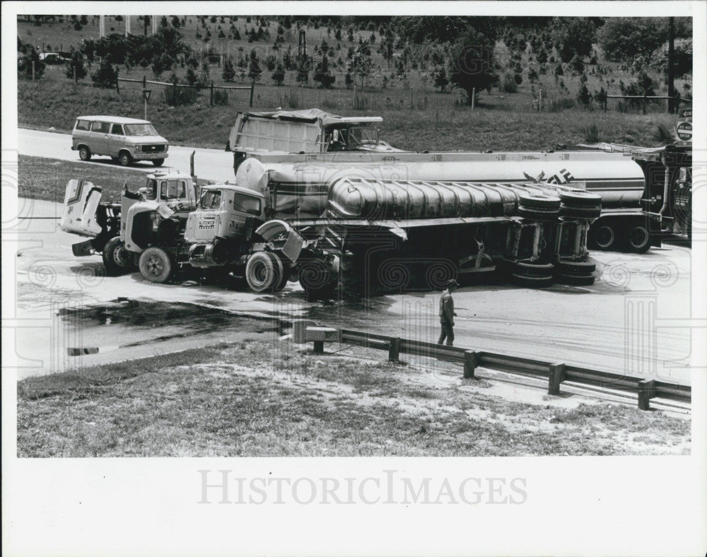 1987 Press Photo - Historic Images