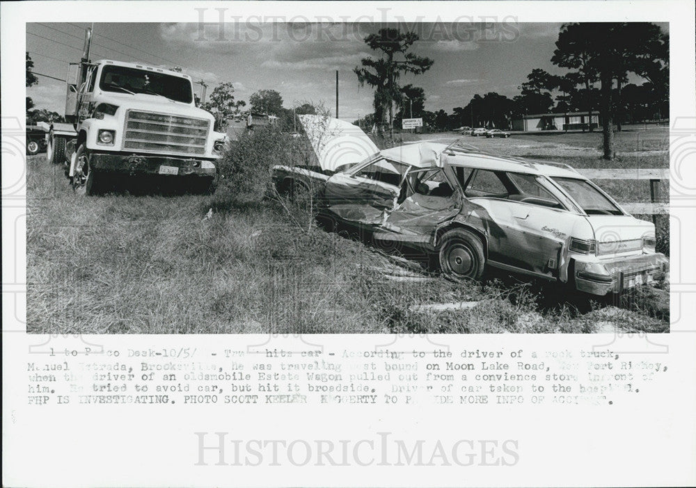 1987 Press Photo Semi Truck and Car Collision at New Port Richey - Historic Images