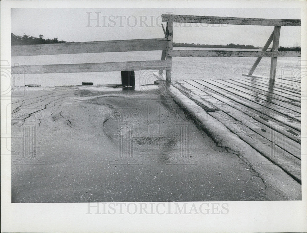 1967 Press Photo Weedons Island Bridge South End Cave In Florida - Historic Images