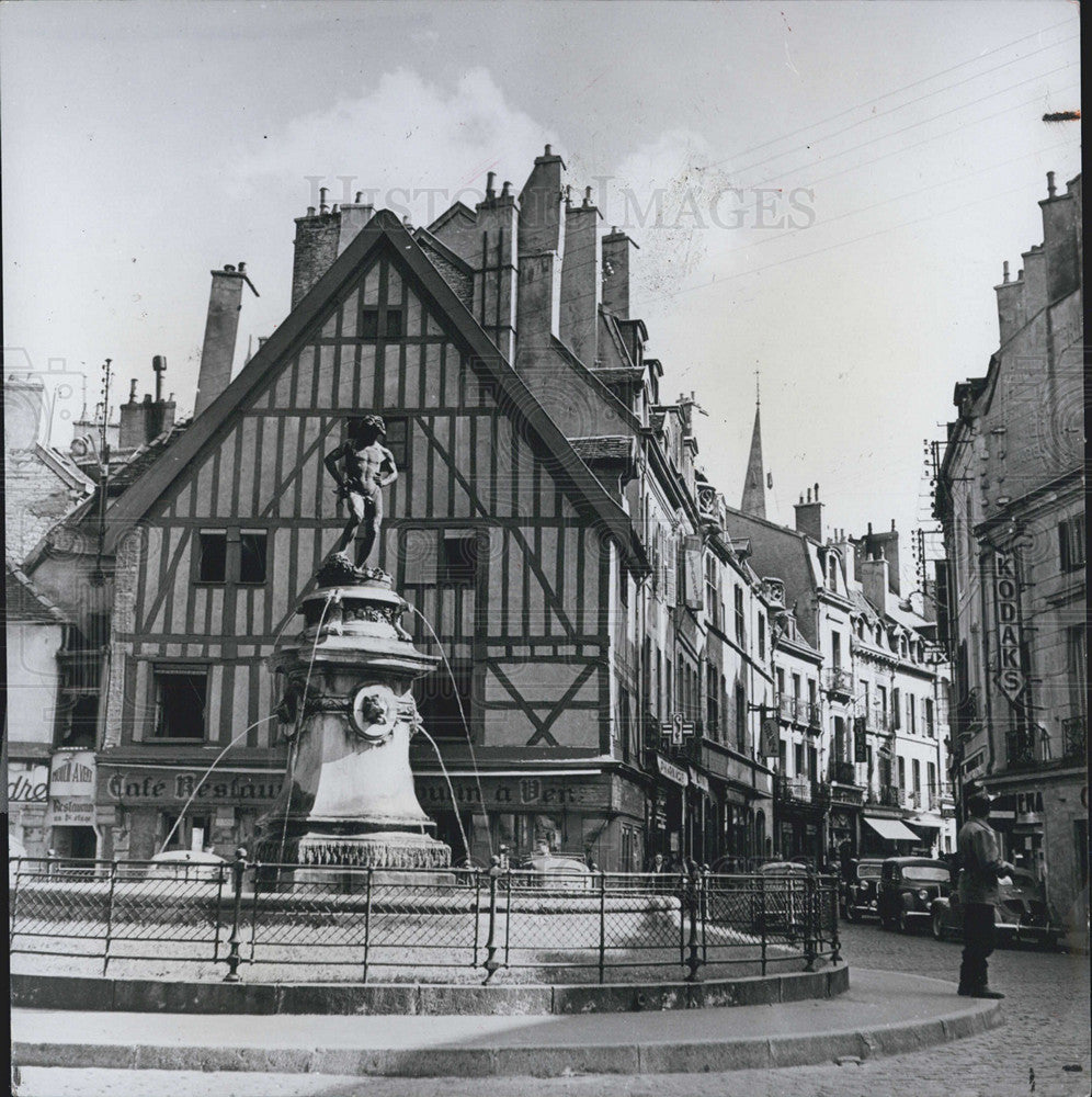 1979 Press Photo Historic Dijon France Fountain - Historic Images