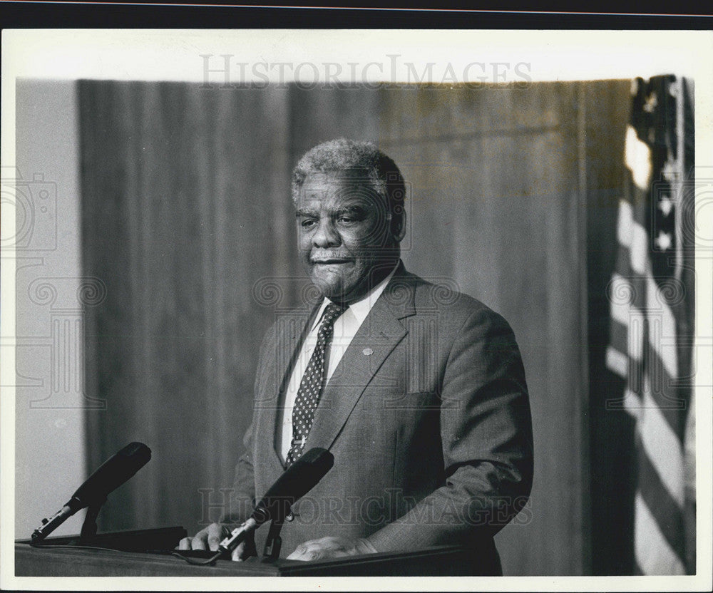 1986 Press Photo Mayor Washington Media Press Conference City Hall Corruption - Historic Images