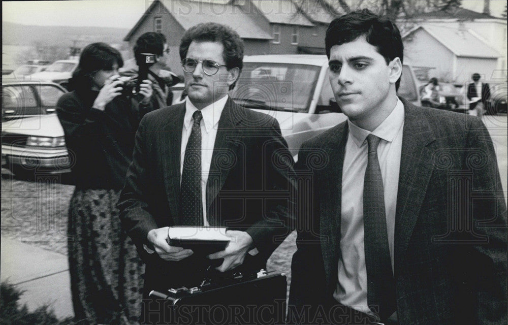 1988 Press Photo John Zaccaro, Jr heads to court to face drug charge. - Historic Images