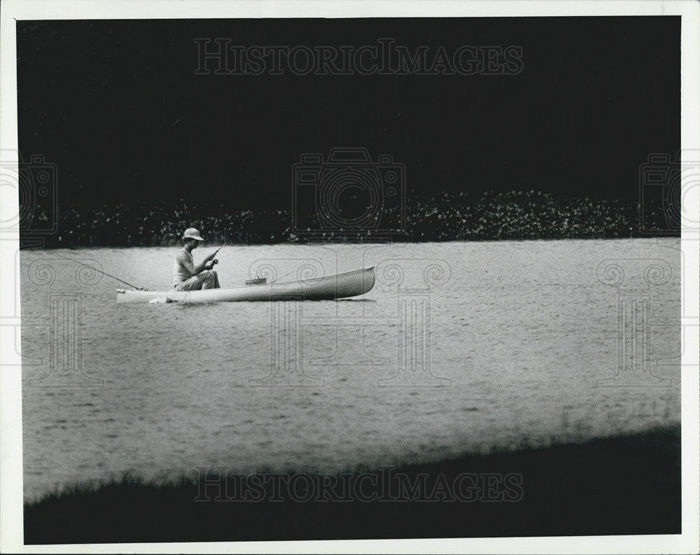 1979 Press Photo Fisherman At Lake Taylor In Largo, FL. John S. Taylor Park - Historic Images