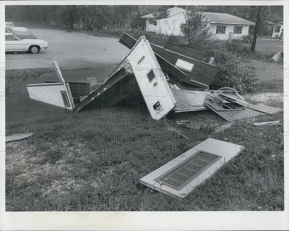 1976 Press Photo Camper Top Largo Florida Tornado Damage Westgate Mobile Home - Historic Images