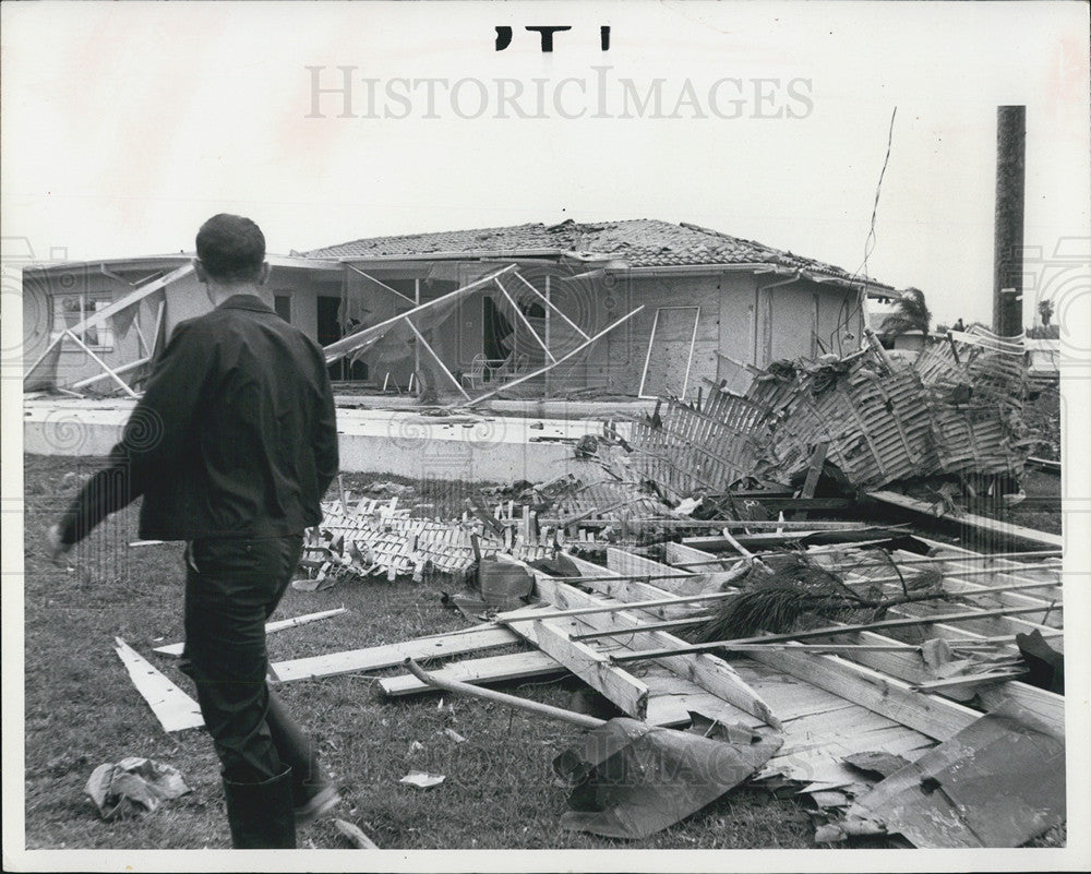 1972 Press Photo House Damaged By Tornado Pinellas County - Historic Images