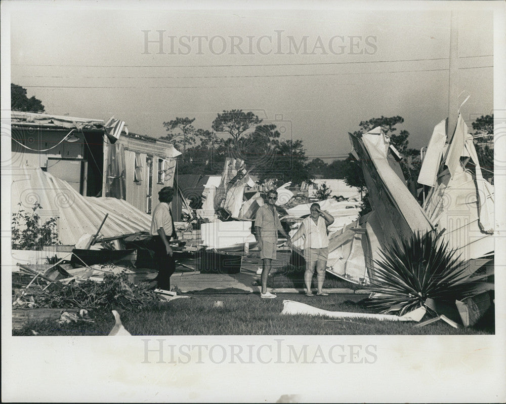 1976 Press Photo Tornado twisted mobile homes - Historic Images