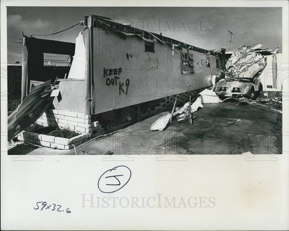 1976 Press Photo Mobile Home Tornado Damage Florida - Historic Images