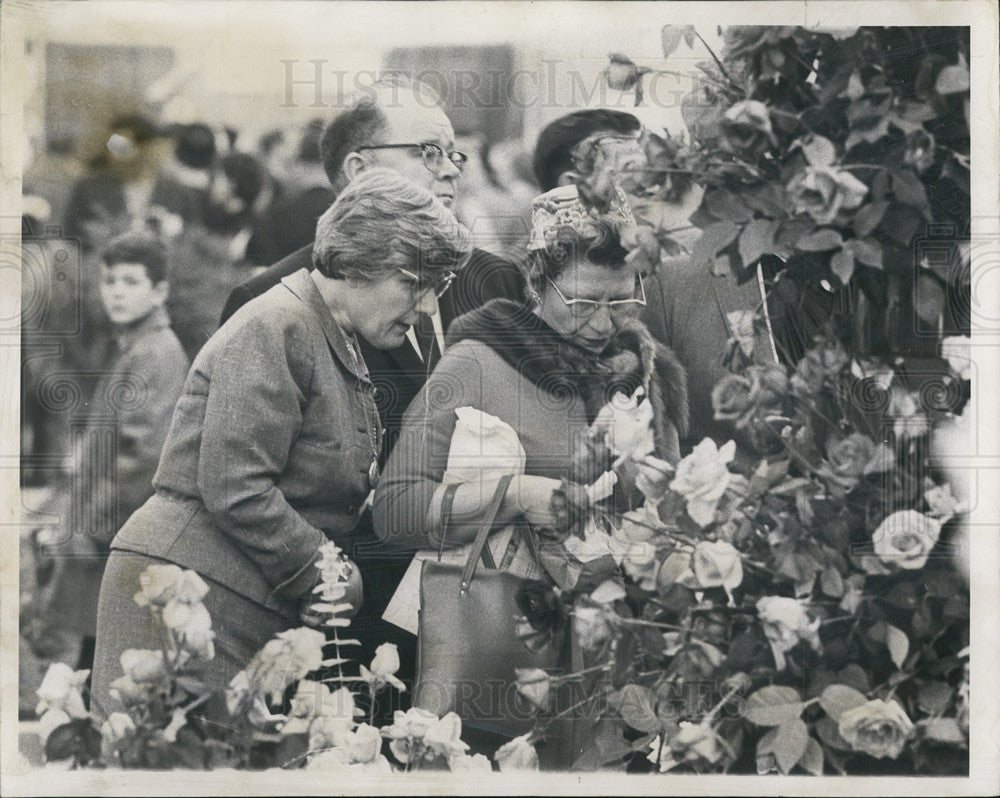 1963 Press Photo of Garder and Flower Show in McCormick Place,Chicago. - Historic Images