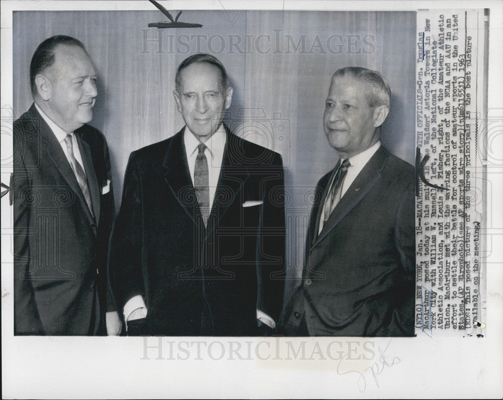 1963 Press Photo Gen. Douglas MacArthur Mediates Meeting of NCAA and AAU - Historic Images