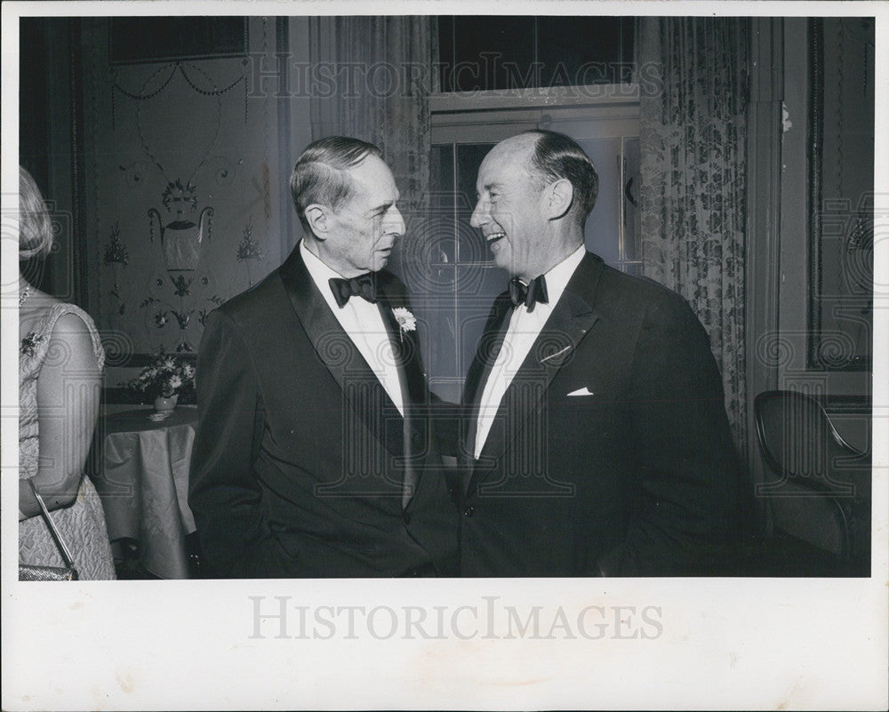 1963 Press Photo MacArthur &amp; U.S. Ambassador to U.N., Adalai Stevenson at Party - Historic Images