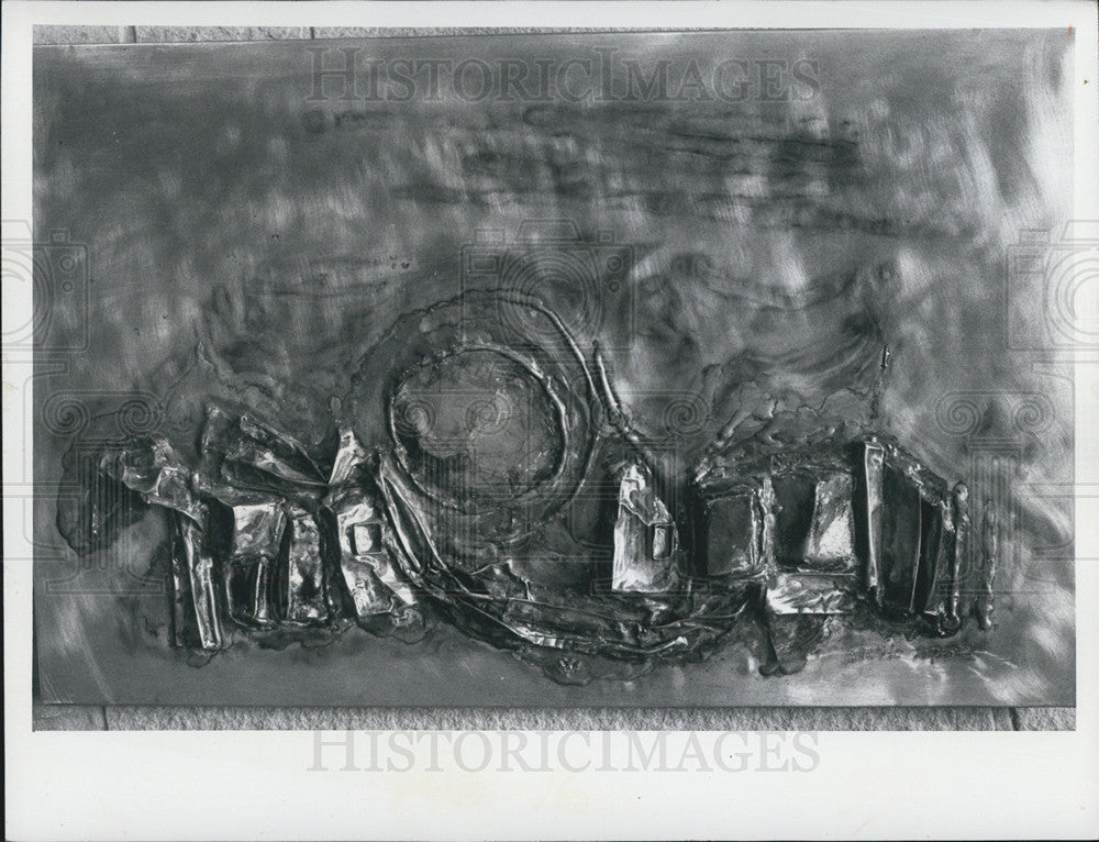 1975 Press Photo portion Rivka Eliau Untitled metal painting - Historic Images