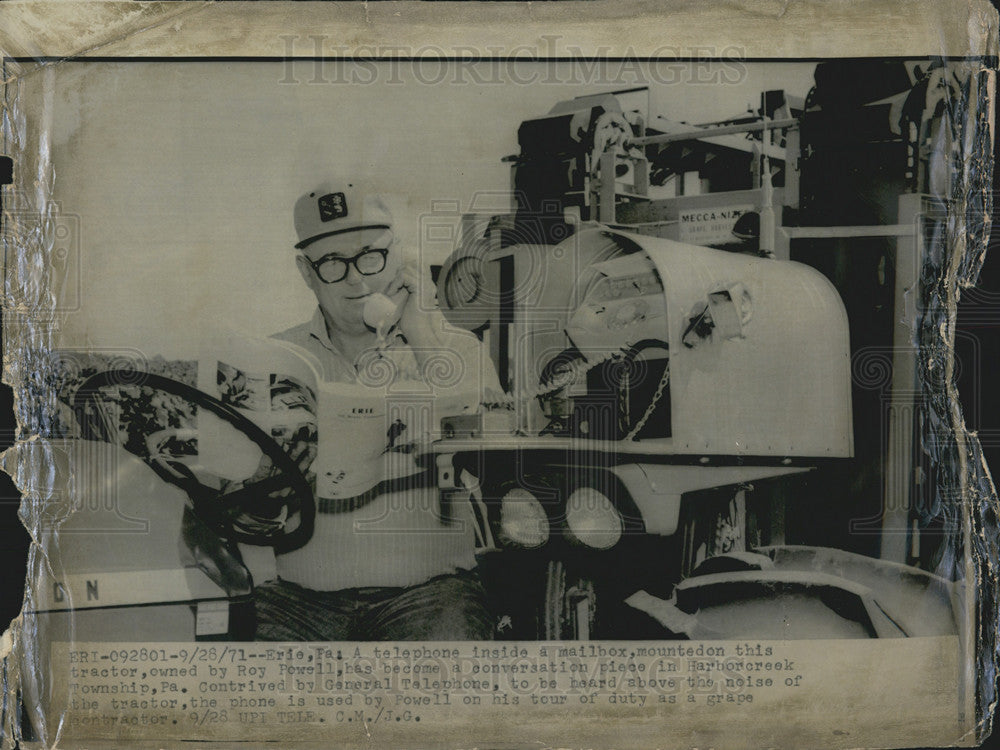 1971 Press Photo telephone mailbox tractor Roy Powell Pennsylvania - Historic Images