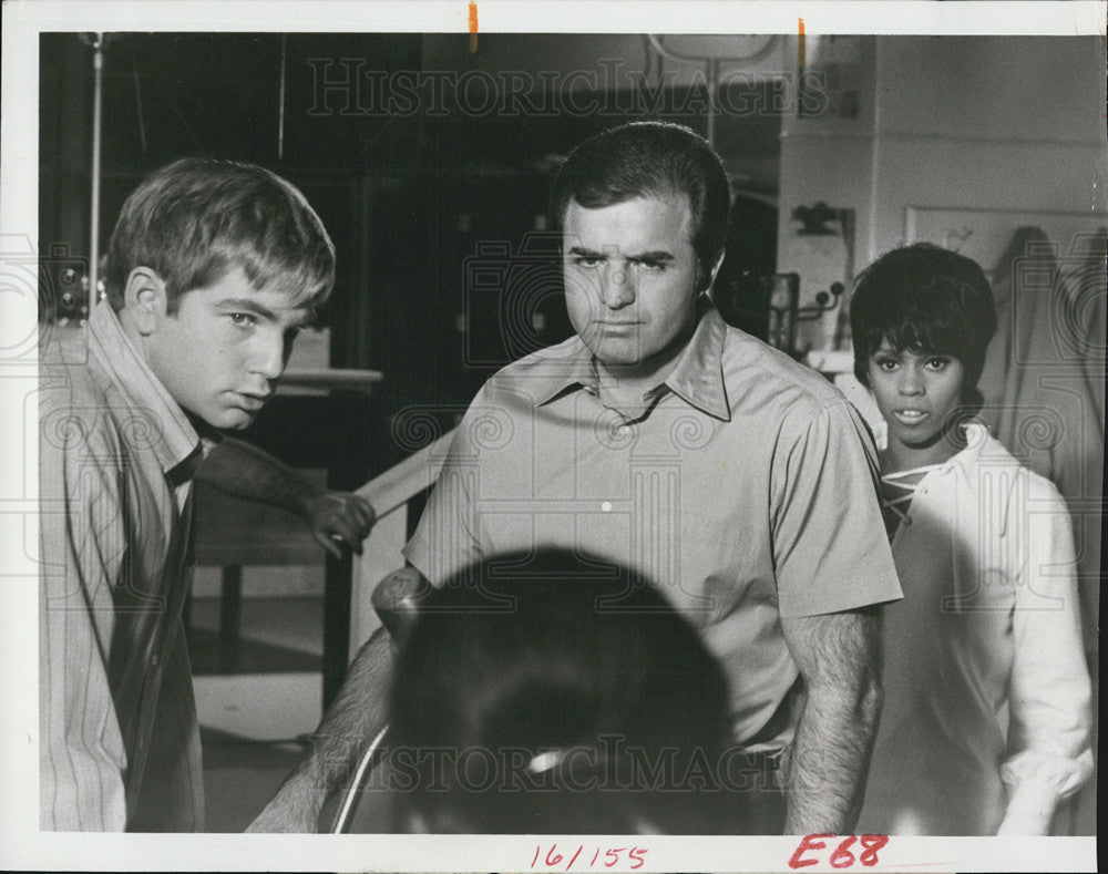 1970 Press Photo Vince Edwards Stars In Matt Lincoln - Historic Images