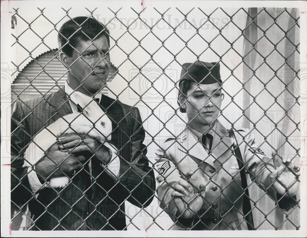 1966 Press Photo Jerry Lewis Suzanne Pleshette The Geisha Boys - Historic Images