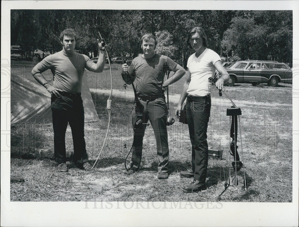 1973 Press Photo Hunting Bows, Bamboo Long Bows, Recurve Bow, Compound Bow - Historic Images