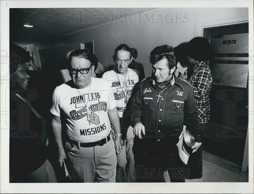 1975 Press Photo Evangelist John 3:16 Cook - Historic Images