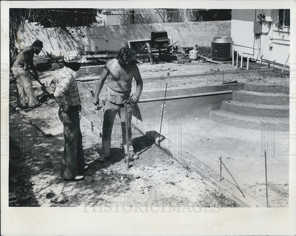 1977 Press Photo George&#39;s Pools, Construction Site - Historic Images