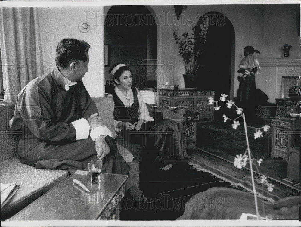 1969 Press Photo King Palden Thondup Namgyal, Hope Cook, Sikkim - Historic Images