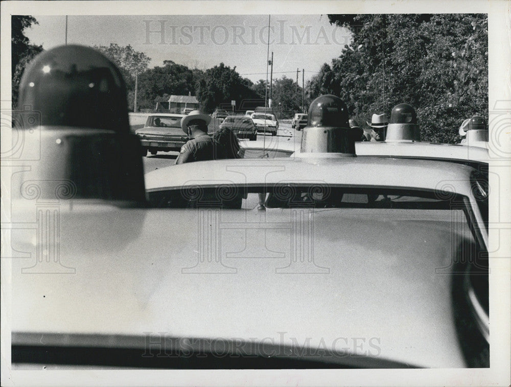 1972 Press Photo Florida Highway Patrol Vehicles US 41 Radar - Historic Images