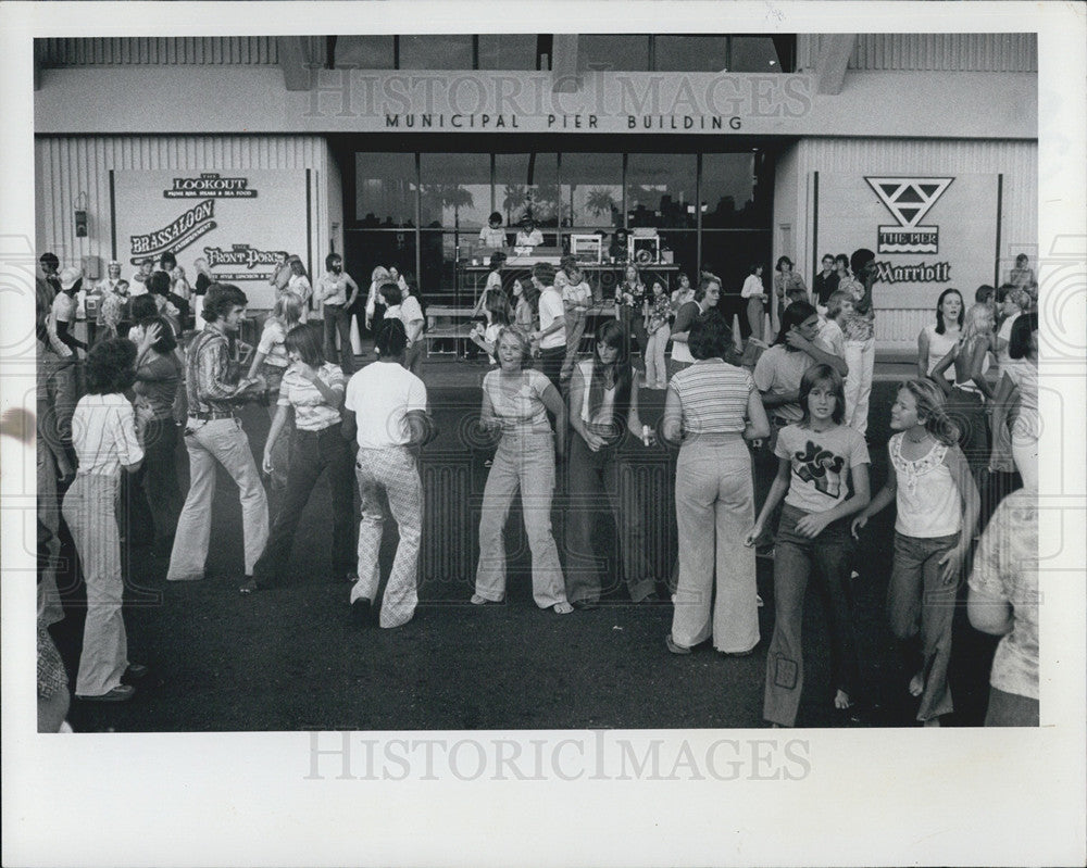 1976 Press Photo Dance St. Petersburg Municipal Pier - Historic Images