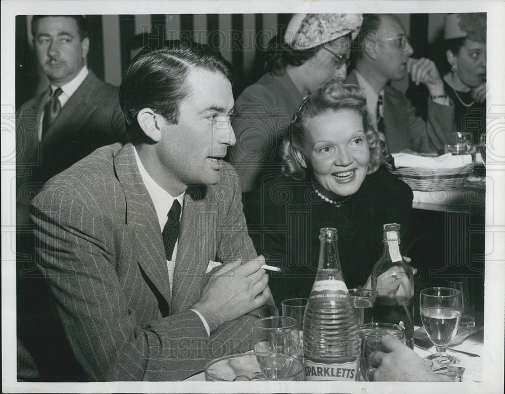 1953 Press Photo Gregory Peck Actor Wife Greta Rice - Historic Images