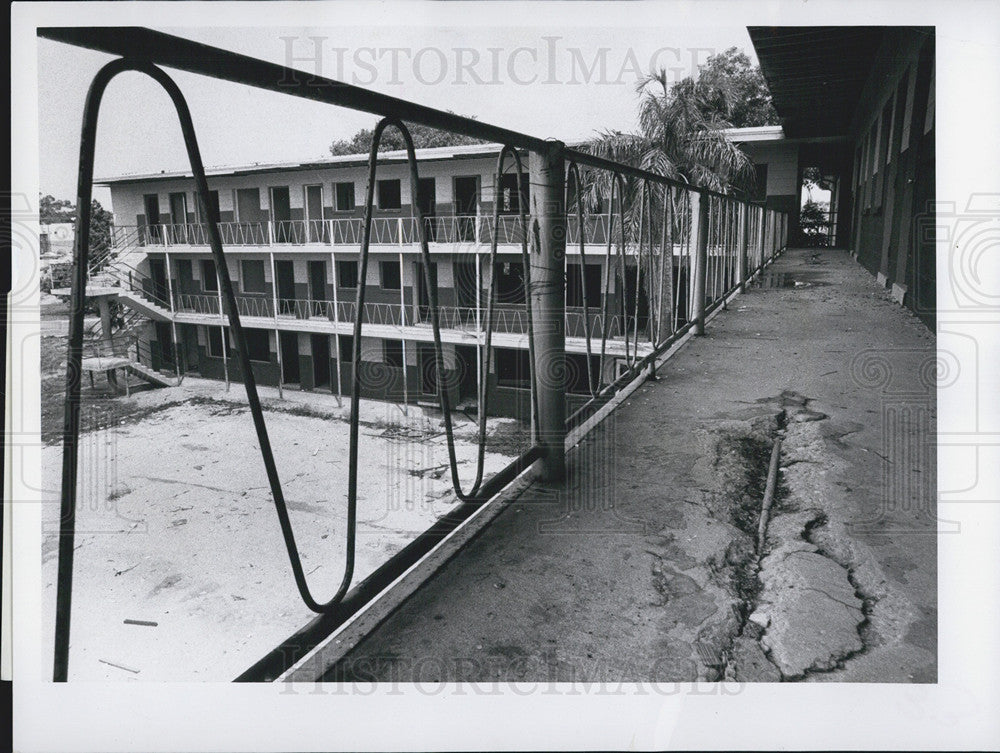 1977 Press Photo Southside Apartments St. Petersburg Florida - Historic Images